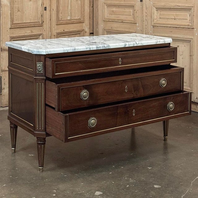 Mid-Century French Mahogany Commode With Carrara Marble Top in Louis XVI Style For Sale - Image 13 of 17