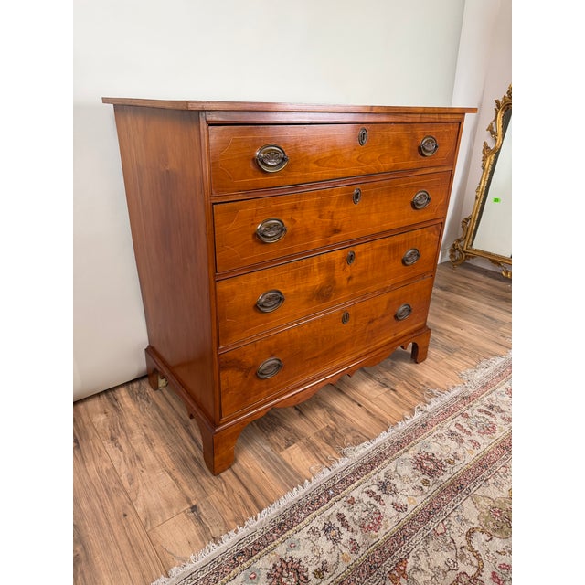 Pennsylvania Federal Cherry Four-Drawer Chest With Satinwood String Inlay, Circa 1800–1820, Attributed For Sale - Image 4 of 13