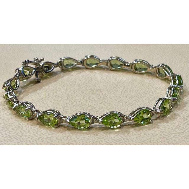 15 Carat Genuine Natural Peridot & Diamond Tennis Bracelet 14 Karat White Gold For Sale - Image 4 of 18