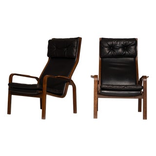 Chairs in Wengé Plywood and Black Leather by Yngve Ekström for Swedese, 1970s, Set of 2 For Sale