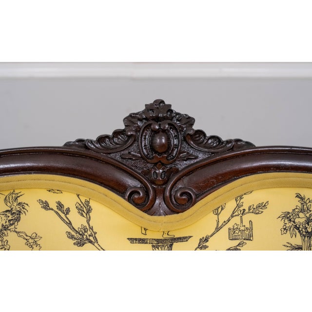 Antique French Louis XV Mahogany Window Bench Settee W. New Upholstery For Sale - Image 4 of 18