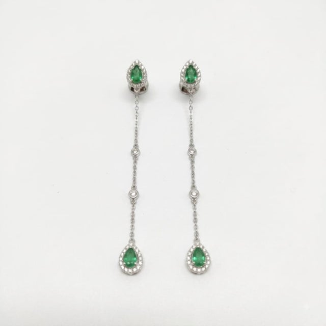 GEMSTONE DETAILS DIAMOND WEIGHT: 0.44 CTS EMERALD WEIGHT: 1.06 CTS 18K GOLD NET WEIGHT: 5.40 GRAMS GROSS WEIGHT: 5.70...