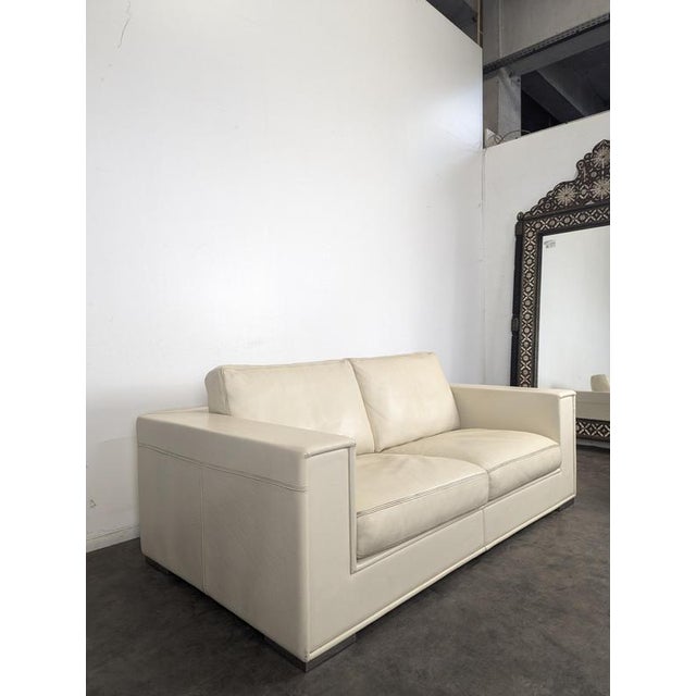 Contemporary Two-Seater Cream Leather Sofa from Rivolta, Italy For Sale - Image 3 of 11