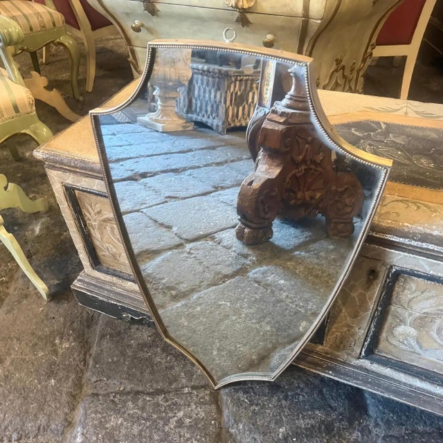 1960s 1960s Gio Ponti Style Mid-Century Modern Brass Italian Shield Wall Mirror For Sale - Image 5 of 17