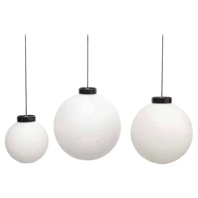 Plastic White Pending in Plastic Lamps attributed to Miguel Mila for Tramo, 1970s, Set of 3 For Sale - Image 7 of 7