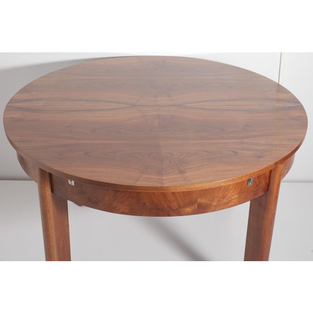 Round Extendable H-183 Dining Table in Walnut by Jindrich Halabala for Up Závody, 1930s For Sale - Image 4 of 18