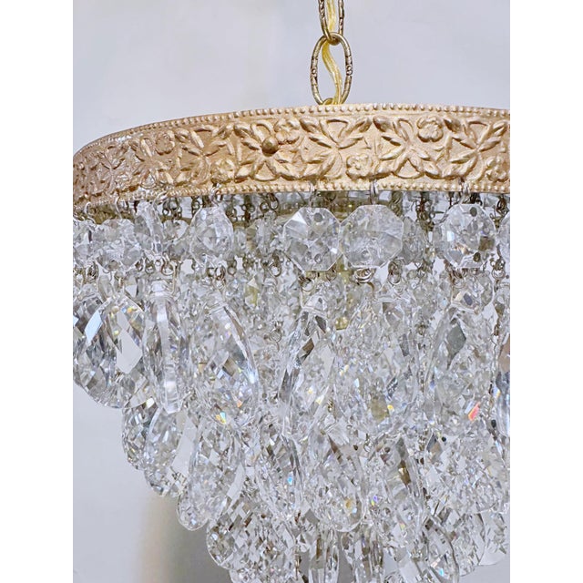 1960s Vintage Multi-Tier Crystal Waterfall Chandelier With Ornate Brass Rim For Sale - Image 5 of 9