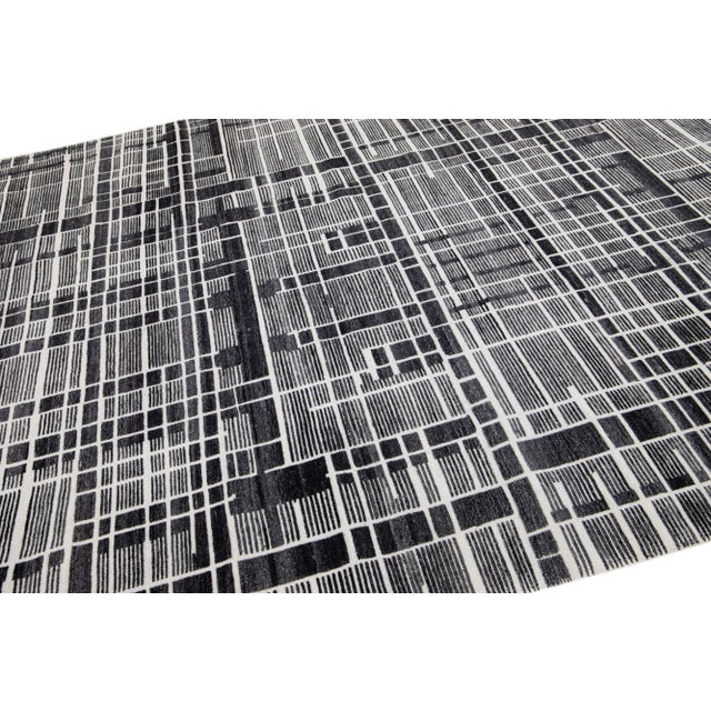 2020s 2020s Modern Abstract Wool Rug Handmade Moroccan Style in Gray For Sale - Image 5 of 7