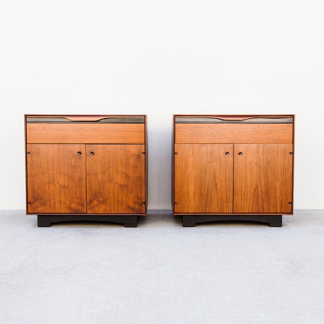 1970s Pair Restored Mid Century Walnut Nightstands by Glenn of California For Sale - Image 15 of 15
