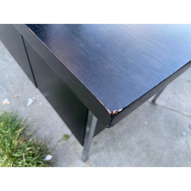 Florence Knoll Vintage Mid Century Florence Knoll Double Pedestal Executive Desk Chrome Wood For Sale - Image 4 of 12