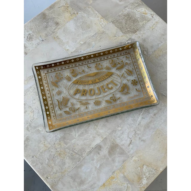Mid-Century Modern Vintage 1960s George Briard Tobacco Brand Glass Promotional Tray For Sale - Image 3 of 9