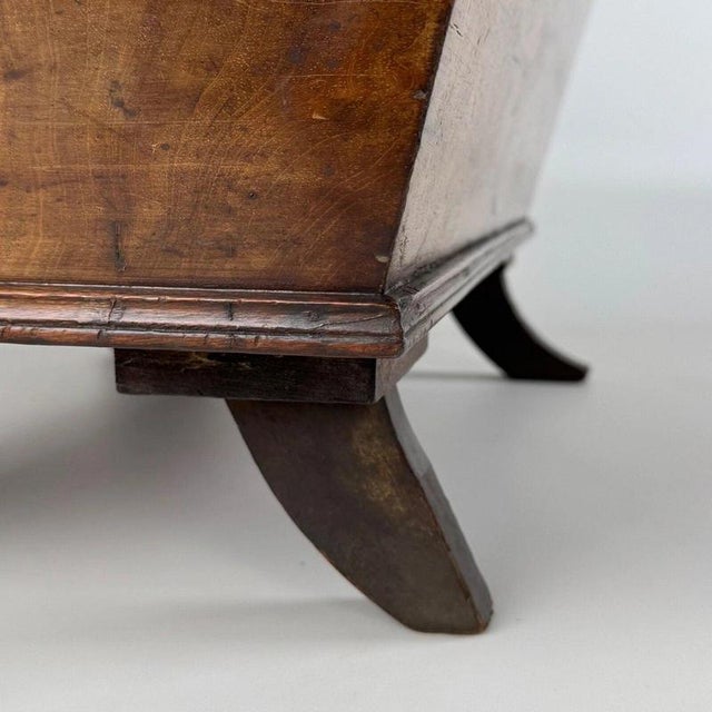 19th Century English Regency Mahogany Cellarette For Sale - Image 12 of 13