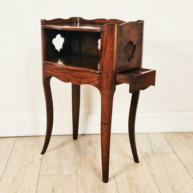 French Louis XV Chestnut Table With Drawer, France, 18th Century For Sale - Image 3 of 8