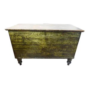 19th Century American Combed Finish Painted Trunk