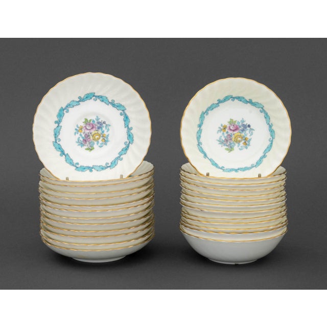 Minton "Ardmore" Bone China Partial Dinnerware Service Set For Sale In New York - Image 6 of 18