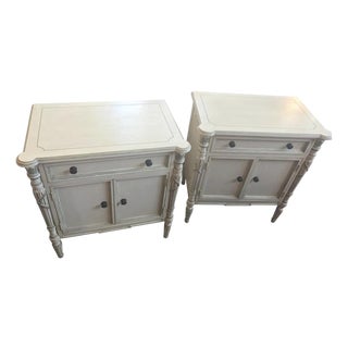 1990s Pair of Julia Gray Hand-Painted Side Tables/ Nightstands Pair in Hand-Painted Cream and Green Colorway For Sale