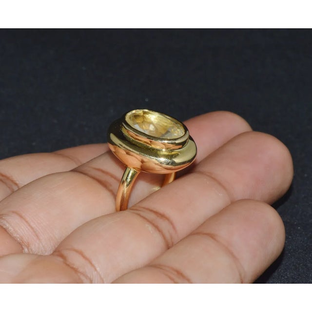 GIA Certified Natural 6.80cts Ceylon Yellow Sapphire 18K Solid Gold Bezel Dome Puff Ring, size 5.5 For Sale - Image 4 of 9