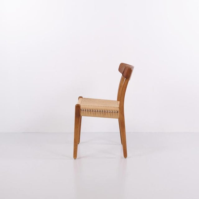 Carl Hansen & Søn CH23 Dining Chairs with Teak Backrest and Woven Seat by Hans J. Wegner for Carl Hansen & Søn, 1960, Set of 4 For Sale - Image 4 of 10