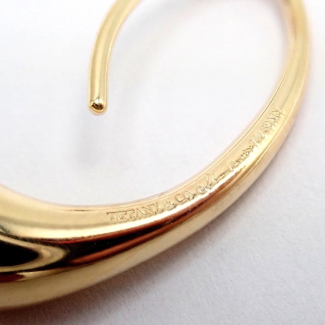 Metal 1980s Pair of Tiffany & Co. Elsa Peretti Yellow Gold Teardrop Hoop Earrings For Sale - Image 7 of 9