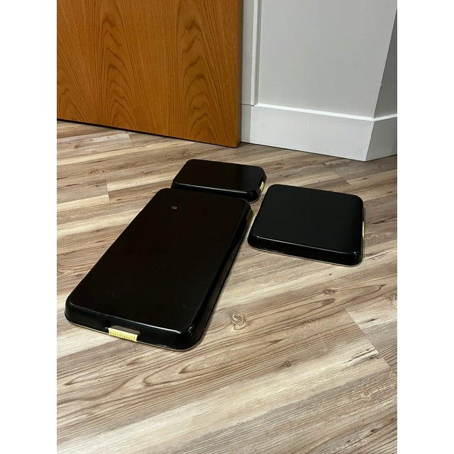 Set of 3 Mid 20th Century Japanese Maki Style Black Lacquer Effect Resin Two Trays Gold Painted Cranes For Sale - Image 4 of 13
