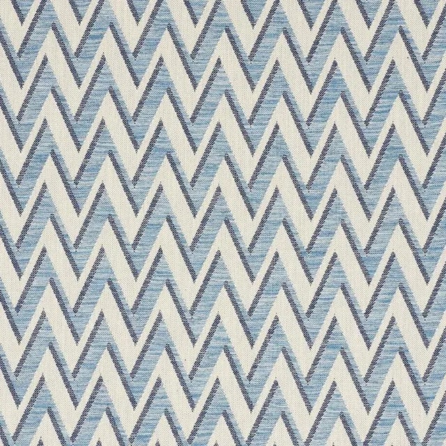 Sample - Schumacher Dartmoor Fabric in Blue For Sale