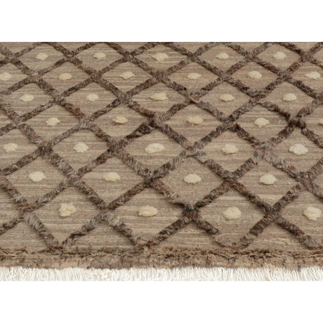 1990s 1990s 1990s Abstract Moroccan High-Low Tan/Brown Wool Rug - 8'1'' X 10'2'' For Sale - Image 5 of 8