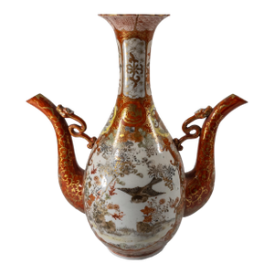 Early 20th Century Japanese Kutani Ewer Vase With Two Spouts