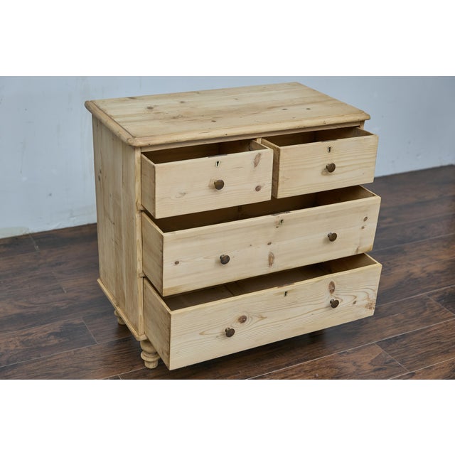English 19th Century Pine Four-Drawer Chest with Natural Finish and Turned Feet For Sale - Image 10 of 12