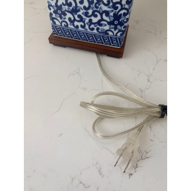 Vintage Lauren Ralph Lauren Blue and White Chinoiserie Porcelain Table Lamp For Sale - Image 9 of 9
