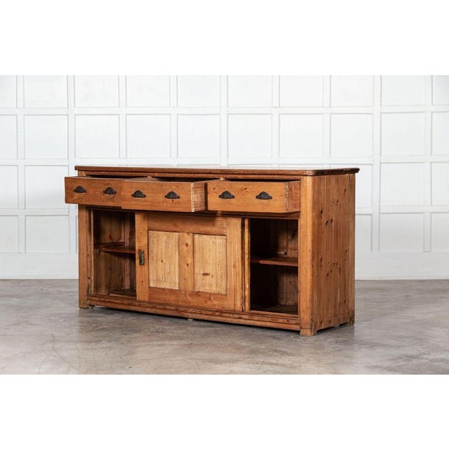 Large 19th Century English Pine Dresser Base, 1880s For Sale - Image 14 of 17