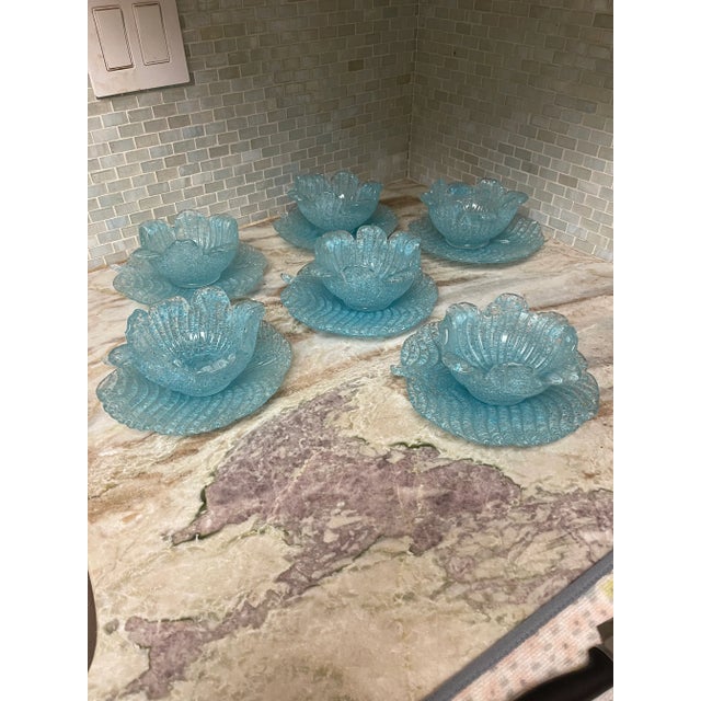 1950s Murano Attributed Fratelli Toso Overshot Glass Blue Bowl With Leaf Shaped Underplates- 12 Pieces For Sale - Image 10 of 10