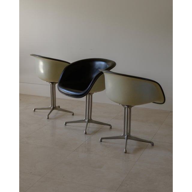 1960s Set of Four La Fonda Chairs by Eames, Fiberglass, Usa, 1960s For Sale - Image 5 of 10