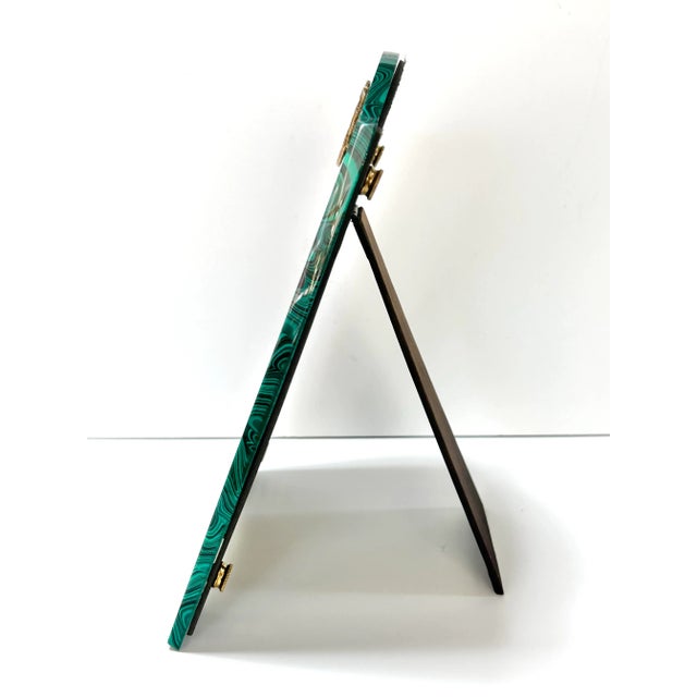 Gemstone Vintage Malachite Pattern Picture Frame With Brass Medallion – Hollywood Regency Style For Sale - Image 7 of 8
