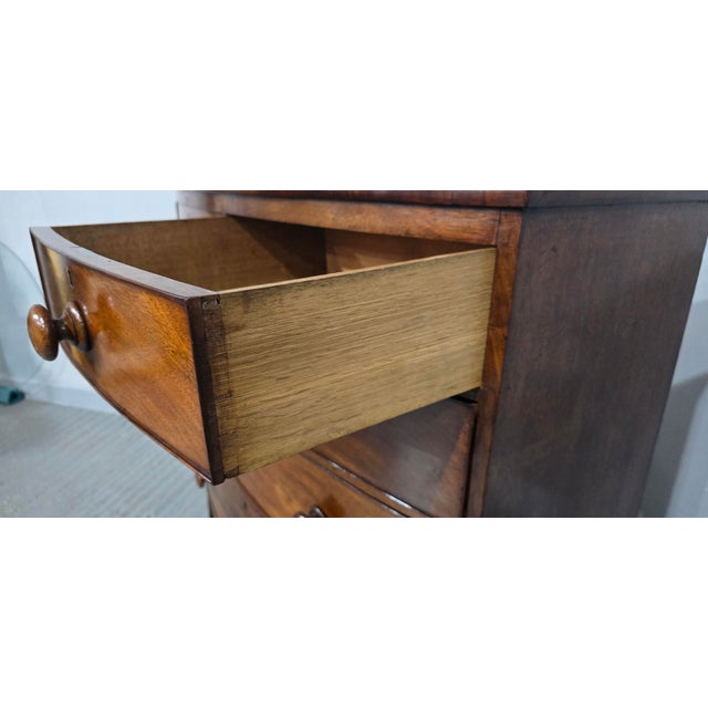 Wood Mahogany Bow Front Chest Drawers, 1810 For Sale - Image 7 of 13