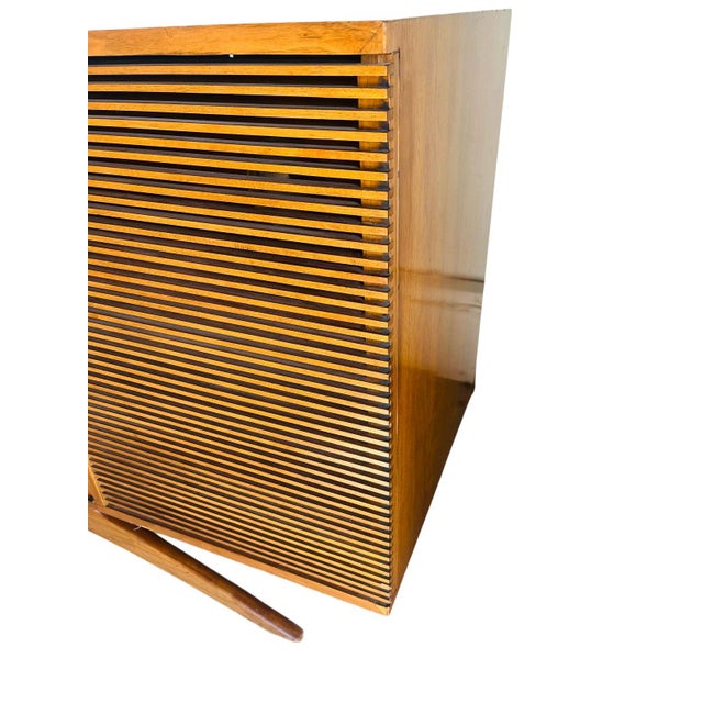 Mid Century Modern Sculptural Credenza / Stereo Cabinet For Sale - Image 6 of 13