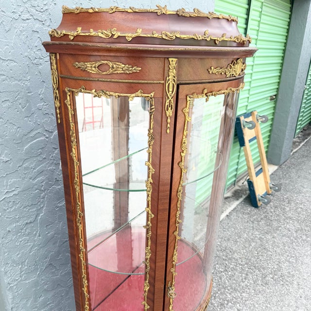 Mid 20th Century Antique French Louis XV Style Curio Display Cabinet For Sale - Image 5 of 12