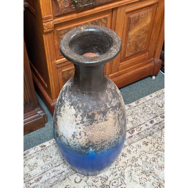 Abstract Ombre Ceramic Vase, Medium For Sale - Image 4 of 12