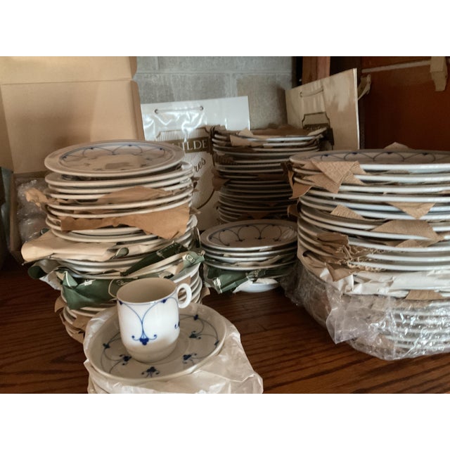 New 1980s Exquisite Porcelain With Kiruna Blue-Mittsomer Set 101 Pieces For Sale - Image 9 of 14