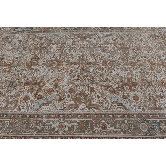 Early 20th Century Vintage Hand-Knotted Heriz Rug With Sub-Geometric Design in Natural Tones 8'1 X 11'1 For Sale - Image 5 of 16
