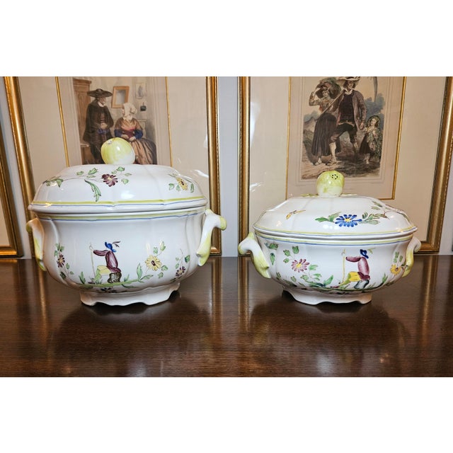 Alabaster 1970s French Hand Painted French Longchamp Moustiers Faience Casseroles - a Pair For Sale - Image 8 of 18