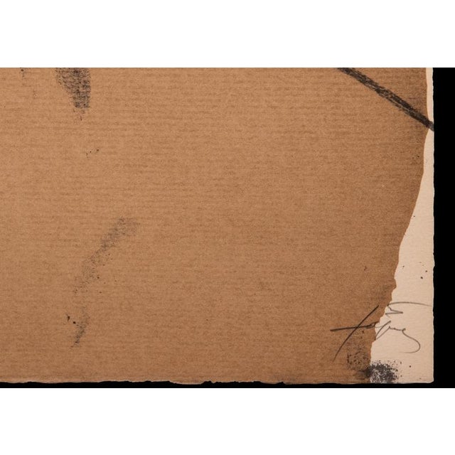 This original artwork by Antoni Tàpies is one of the 10 coloured lithographs of the “Berlin Suite”. Tàpies realized this...