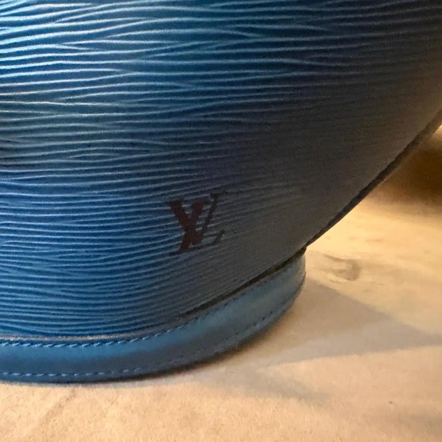 2000 - 2009 Louis Vuitton Toledo Blue Epi Leather Saint Jacques Hand Bag For Sale - Image 5 of 13