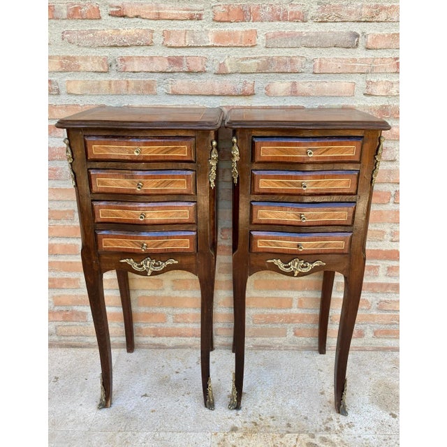 French Louis XV Tulipwood Veneer Bedside Tables or Nightstands, Set of 2 For Sale - Image 5 of 18