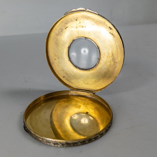 Metal Early 20th Century Italian .800 Silver and Blue Enamel Makeup Compact Box For Sale - Image 7 of 12