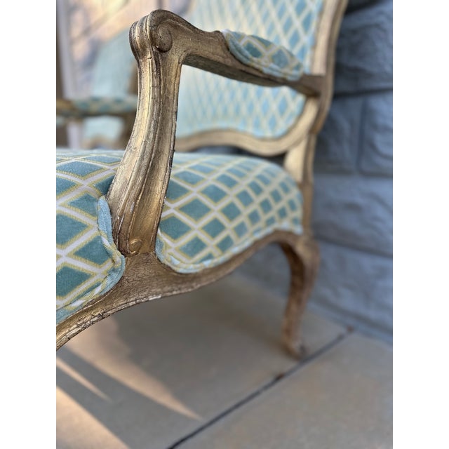 Vintage Tomlinson/Erwin-Lambeth French Louis XV Style Giltwood Armchairs - A Pair For Sale - Image 9 of 18