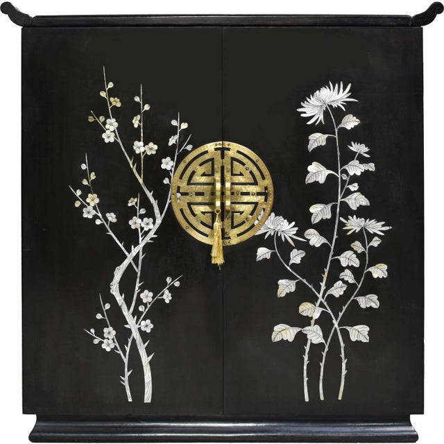 Chinoiserie Mid Century Chinoiserie Altar Mother of Pearl Flip Top Liquor Bar For Sale - Image 3 of 12