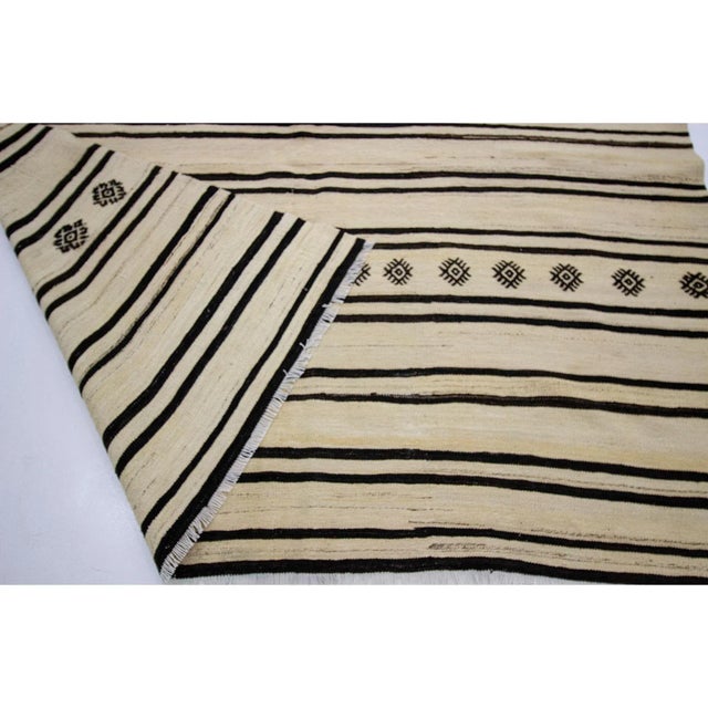 Mid 20th Century 1960s Vintage Striped Natural Kilim Rug- 6′2″ × 12′1″ For Sale - Image 5 of 7