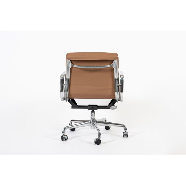 Eames for Herman Miller Aluminum Group Office Chair in Schumacher Vegan Leather For Sale In Detroit - Image 6 of 13