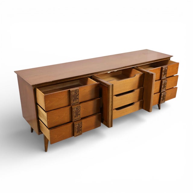 Bassett Mayan Mid-Century Modern Tiki 9-Drawer Lowboy Dresser, C. 1960s For Sale - Image 11 of 12