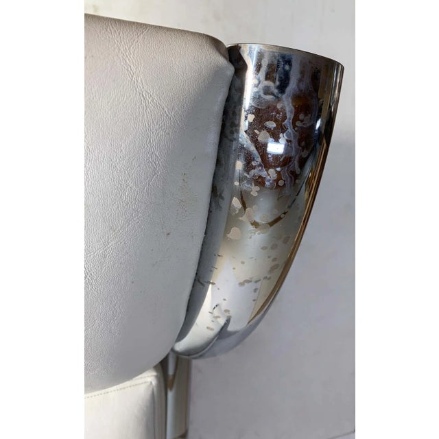 Ultra modern Chaise lounge / daybed / bench by Selig in the manner of Paul Tuttle. Style of Milo Baughman Best to consider...